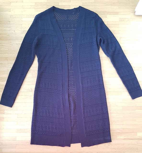 Elégant cardigan bleu marine
