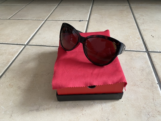 Lunette de soleil Guess